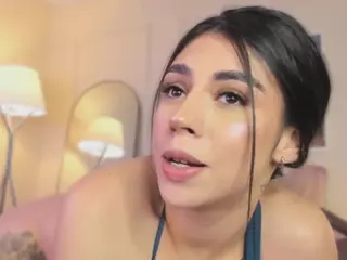 Innanaa's Live Sex Cam Show