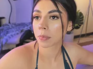 Innanaa's Live Sex Cam Show