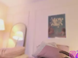 Innanaa's Live Sex Cam Show