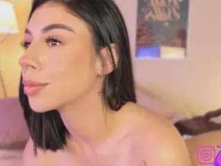 Innanaa's Live Sex Cam Show