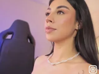 Innanaa's Live Sex Cam Show