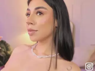 Innanaa's Live Sex Cam Show