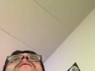 youngkubenski215's Live Sex Cam Show