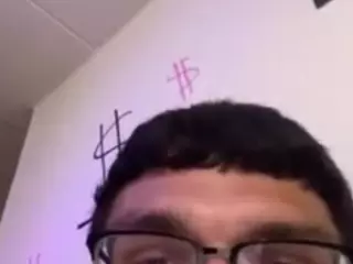 youngkubenski215's Live Sex Cam Show