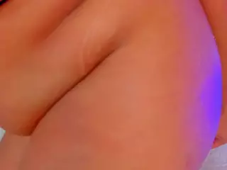 Mariana Cuellar's Live Sex Cam Show