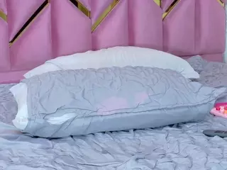 littleissues's Live Sex Cam Show