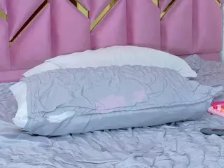 littleissues's Live Sex Cam Show