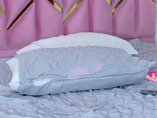 littleissues's Live Sex Cam Show