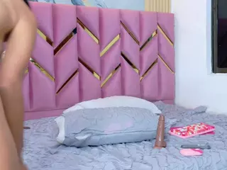 littleissues's Live Sex Cam Show