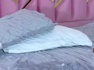 littleissues's Live Sex Cam Show