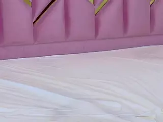 littleissues's Live Sex Cam Show