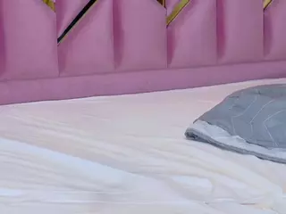 littleissues's Live Sex Cam Show