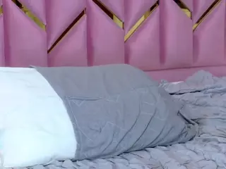 littleissues's Live Sex Cam Show