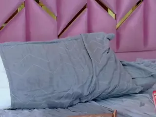 littleissues's Live Sex Cam Show