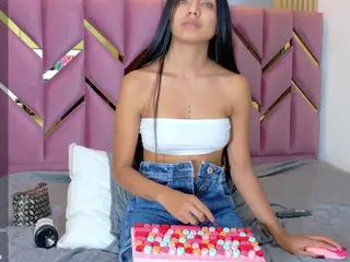 littleissues's Live Sex Cam Show