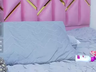 littleissues's Live Sex Cam Show
