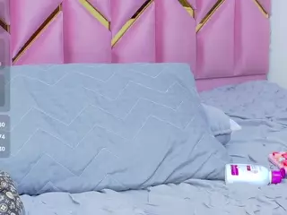 littleissues's Live Sex Cam Show