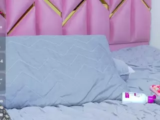littleissues's Live Sex Cam Show