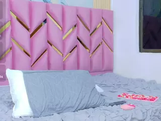 littleissues's Live Sex Cam Show