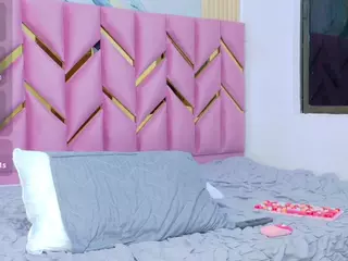 littleissues's Live Sex Cam Show