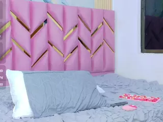 littleissues's Live Sex Cam Show