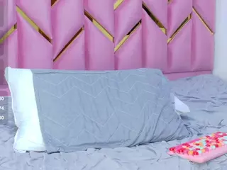 littleissues's Live Sex Cam Show