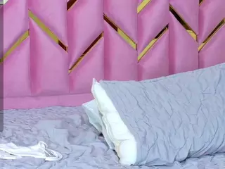 littleissues's Live Sex Cam Show