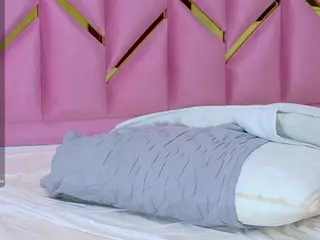 littleissues's Live Sex Cam Show
