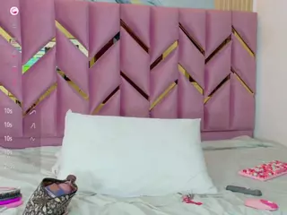 littleissues's Live Sex Cam Show