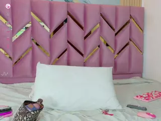 littleissues's Live Sex Cam Show