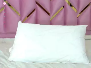 littleissues's Live Sex Cam Show