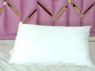 littleissues's Live Sex Cam Show