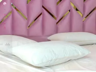 littleissues's Live Sex Cam Show