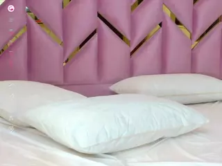 littleissues's Live Sex Cam Show