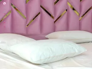 littleissues's Live Sex Cam Show