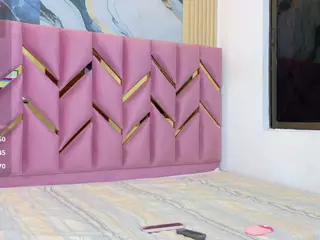 littleissues's Live Sex Cam Show