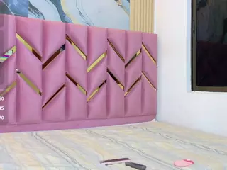 littleissues's Live Sex Cam Show