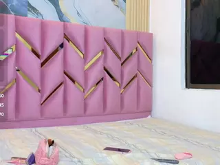 littleissues's Live Sex Cam Show