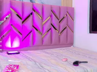 littleissues's Live Sex Cam Show