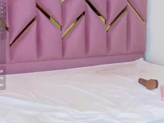 littleissues's Live Sex Cam Show