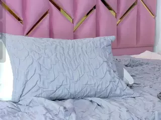 littleissues's Live Sex Cam Show