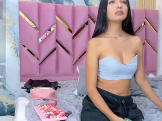 littleissues's Live Sex Cam Show