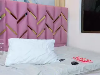 littleissues's Live Sex Cam Show