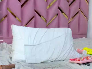 littleissues's Live Sex Cam Show