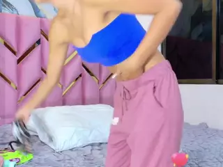 littleissues's Live Sex Cam Show