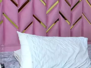 littleissues's Live Sex Cam Show