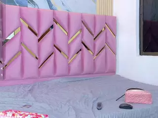 littleissues's Live Sex Cam Show