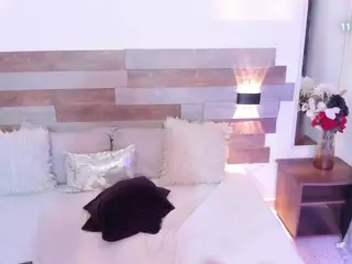 Little Eva's Live Sex Cam Show