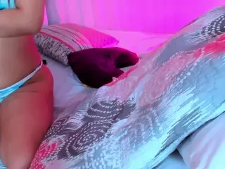 CarolineeGarciaa's Live Sex Cam Show