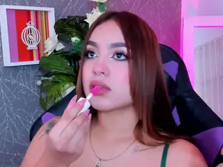 CarolineeGarciaa's Live Sex Cam Show